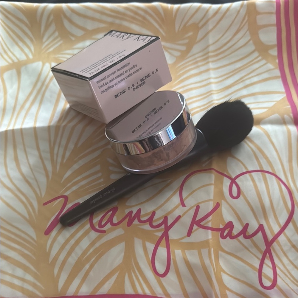 Mary Kay Mineral Powder BEIGE .5 with Brush